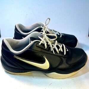 Men’s Air Nike black /white Shoe size 9 1/2
